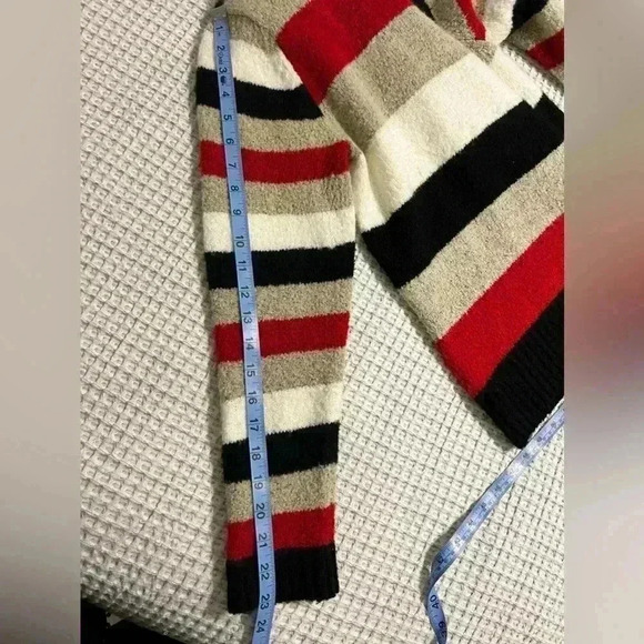 Vintage St. John’s Bay Sweater - Picture 3 of 6